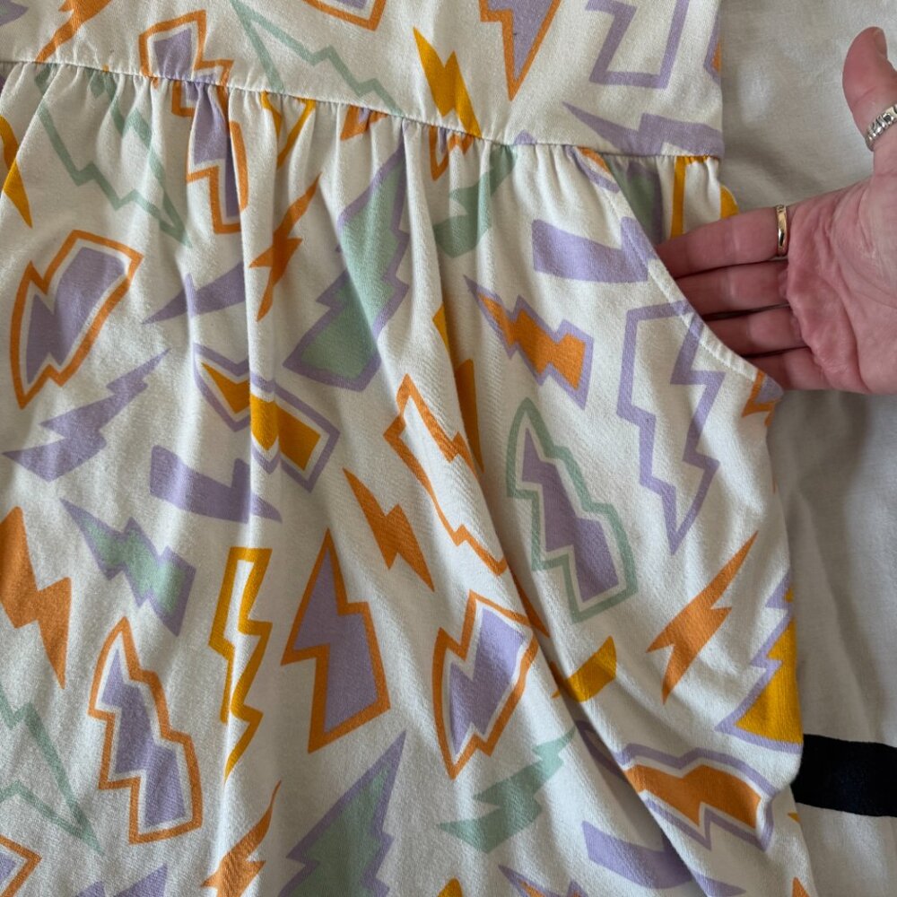 Like New Cat & Jack Kids Girl's Graphic Printed Dress, White Bolt Print Sz L+ - Picture 4 of 6